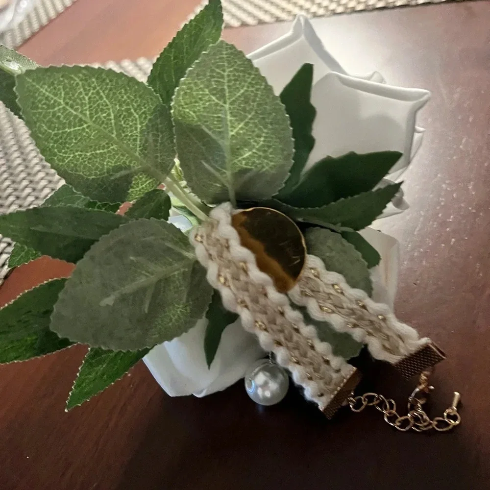 White Silk Like‎ Rose Boutonniere - Dance Boutonniere Prom Hand corsage bracelet